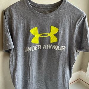 Under Armour Dry fit workout tee Men’s Small